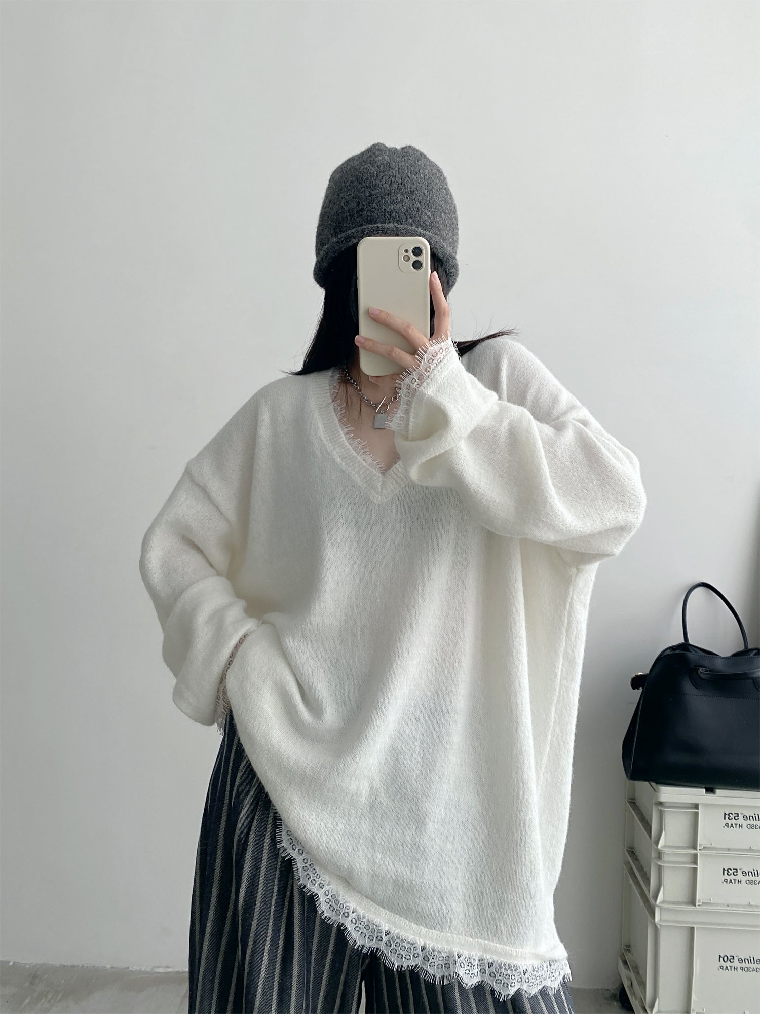 レーストリムVネックふわモヘアニット    N863