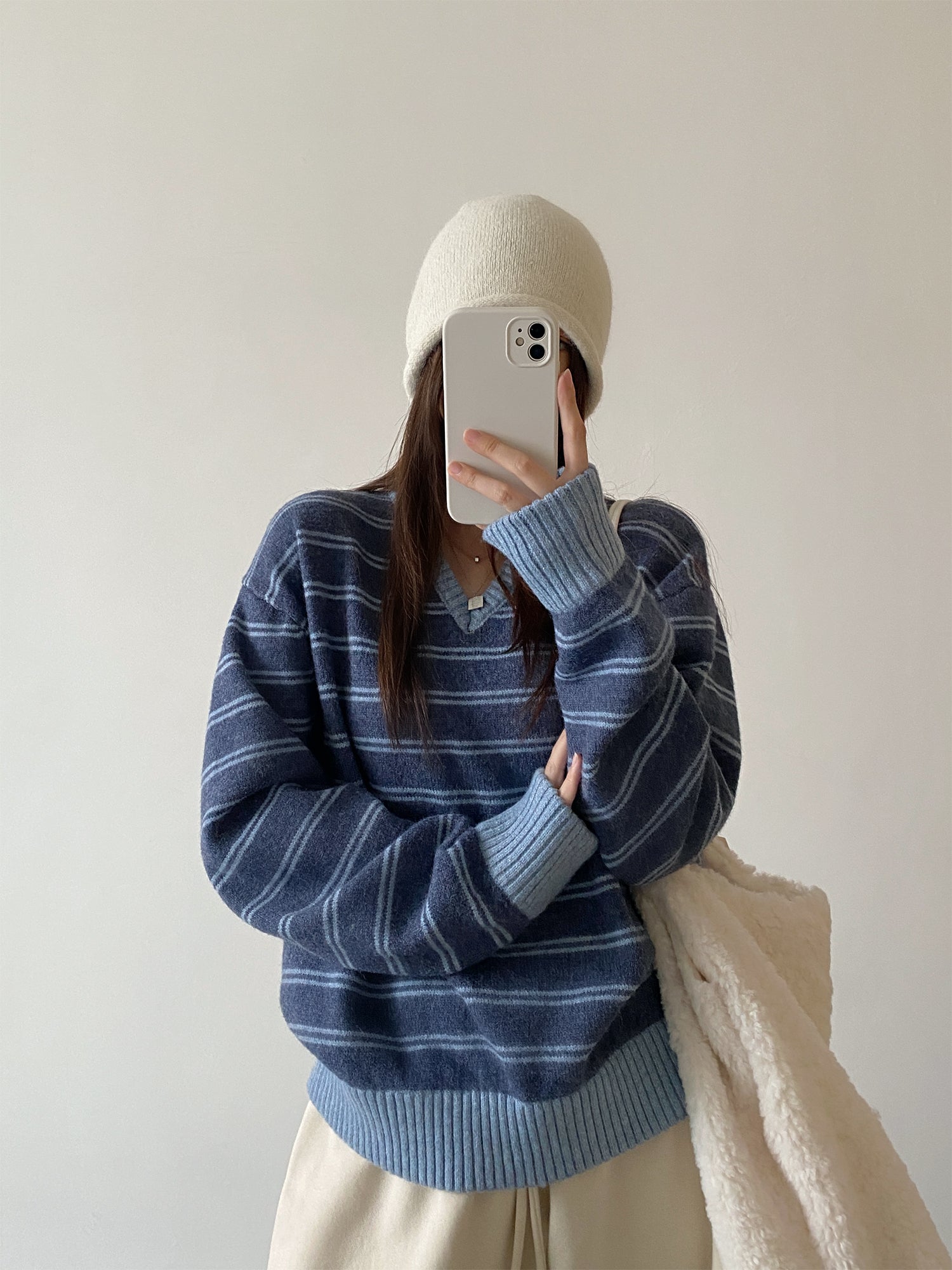 Vネックボーダーニットセーター N902