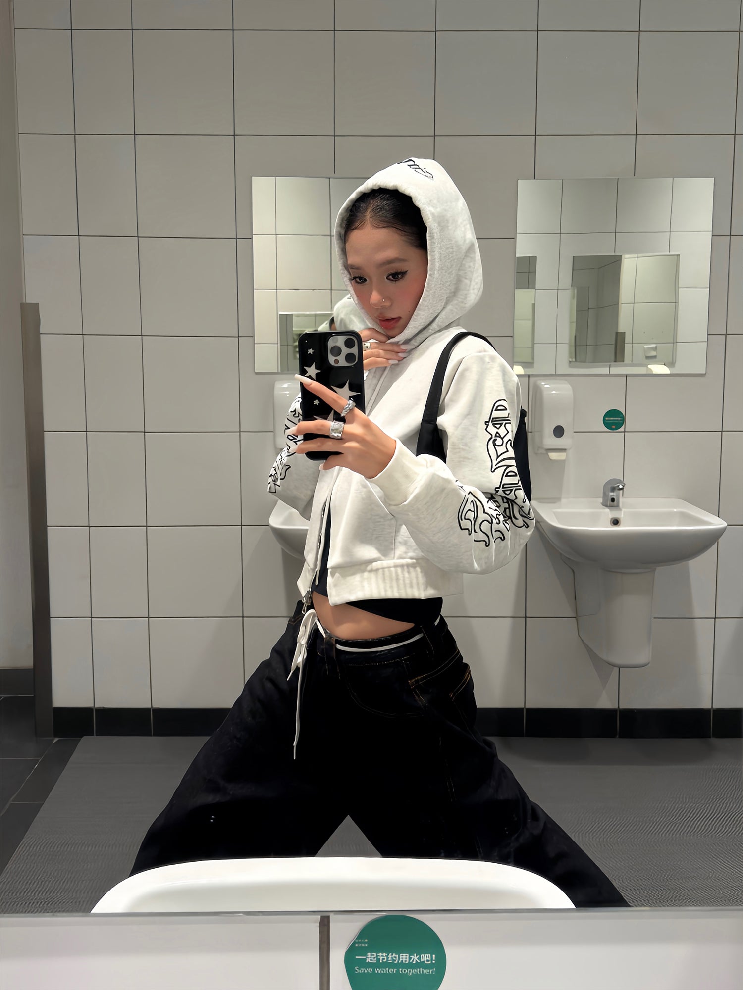 ショート丈プリントジッパーパーカー N537