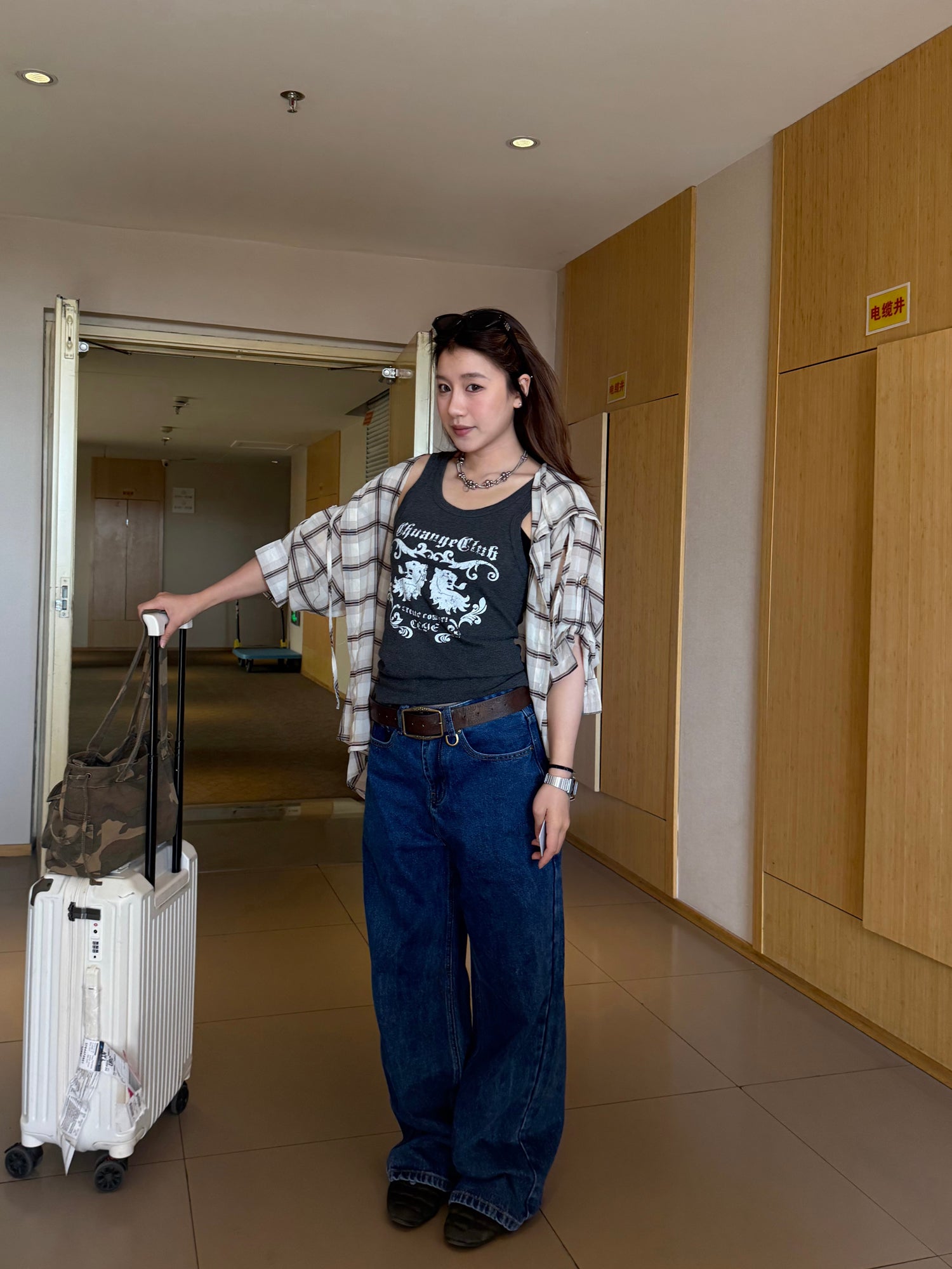 バックプリントジーンズ N541