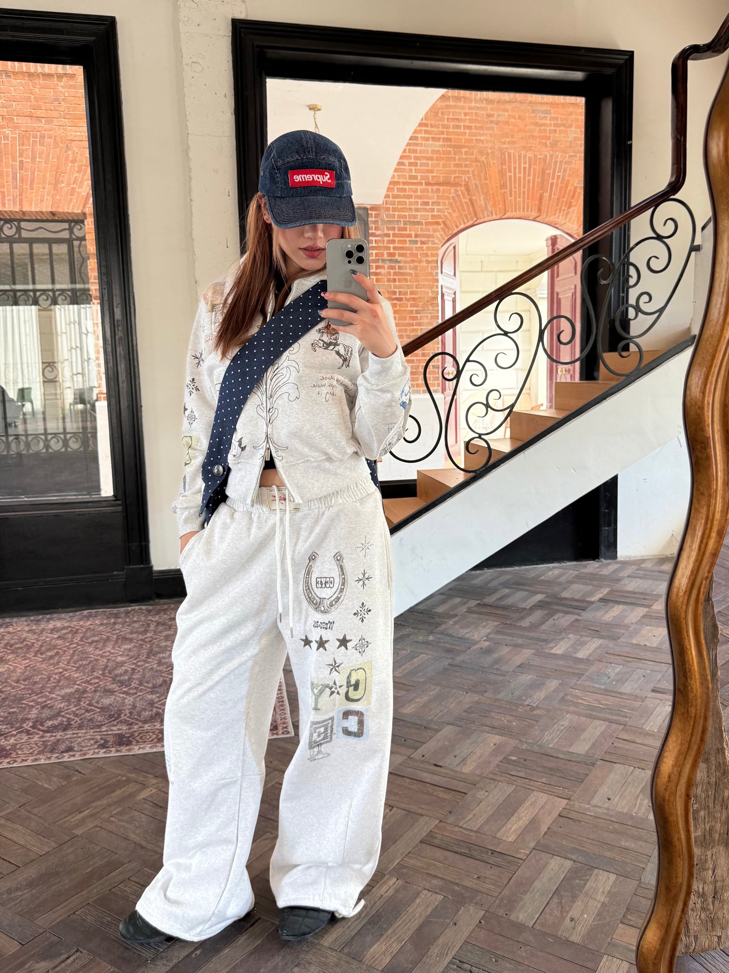 ショート丈プリントパーカー N638