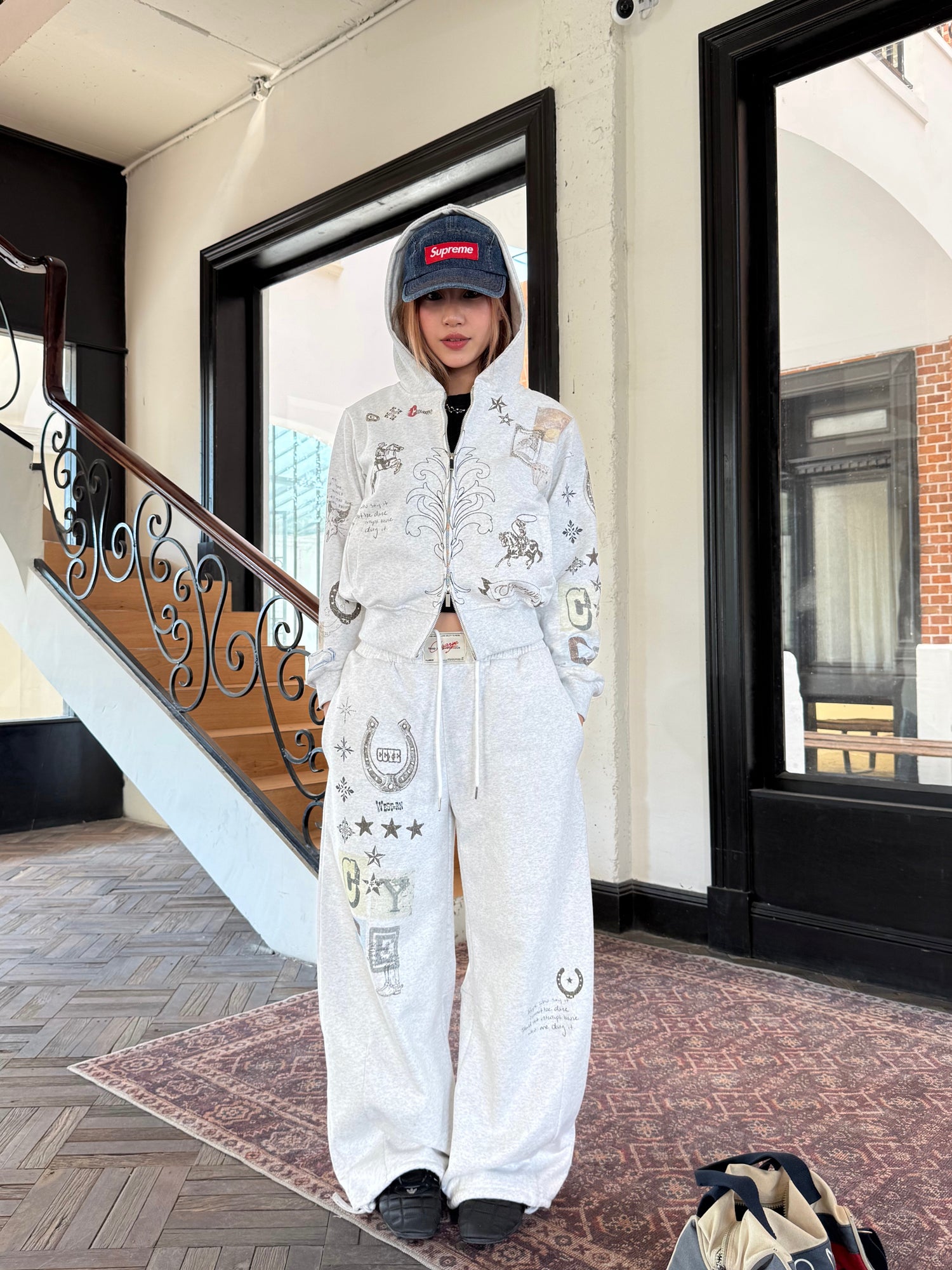 ショート丈プリントパーカー N638