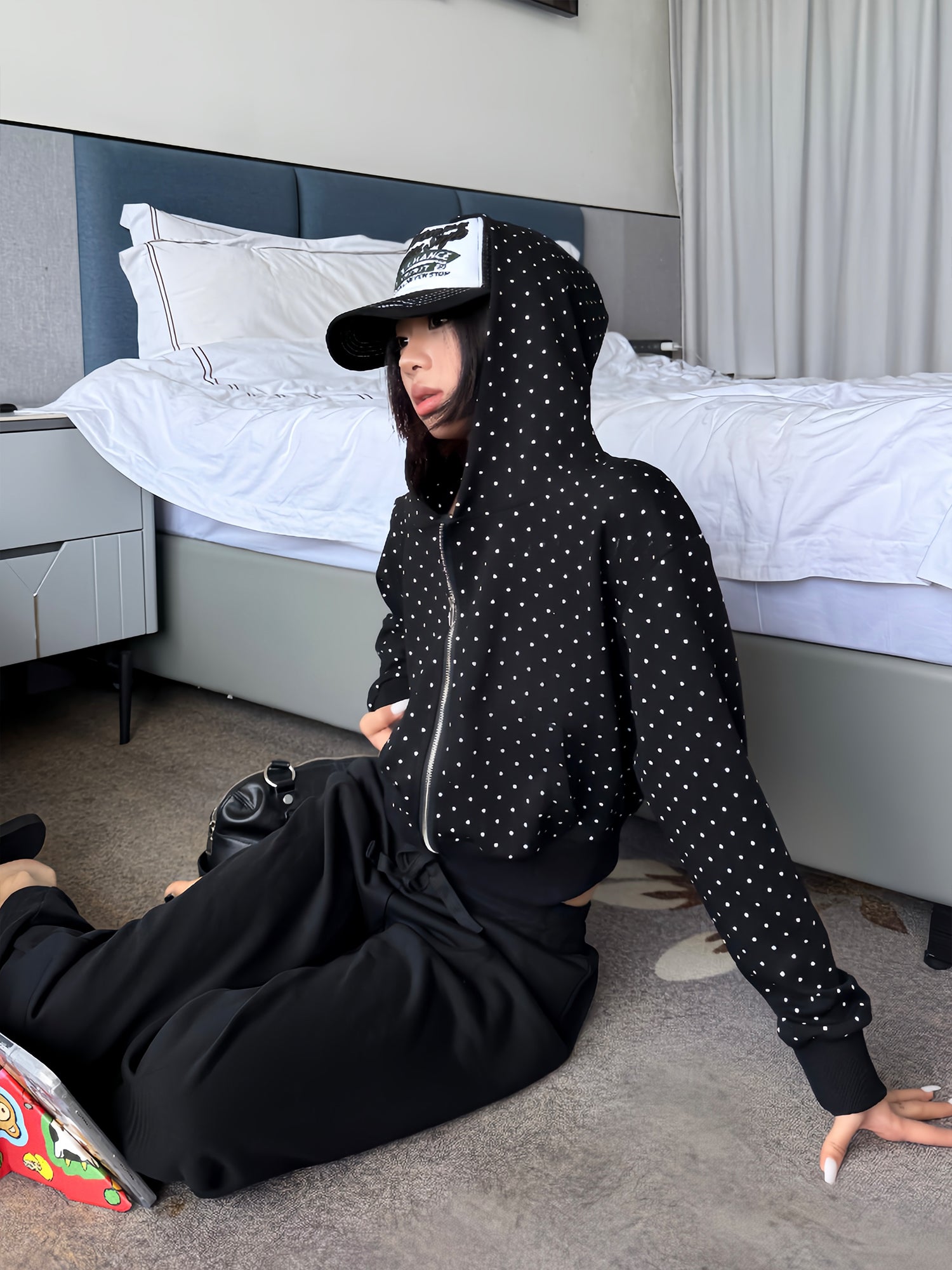 ドット柄ショート丈スウェットパーカー N535