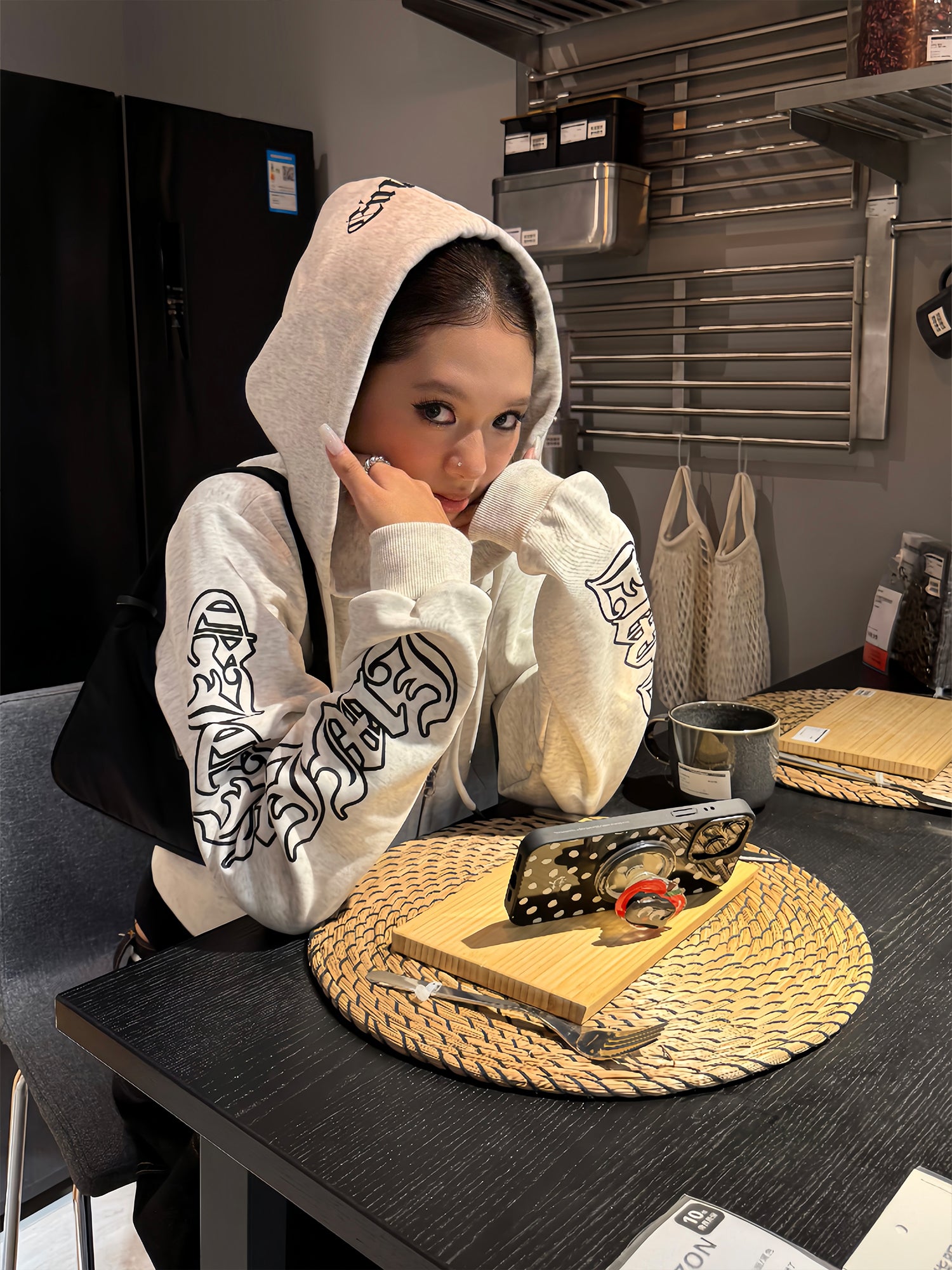 ショート丈プリントジッパーパーカー N537