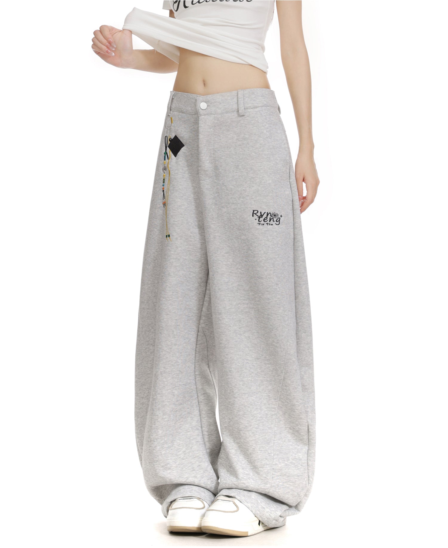 ベルトループ付き刺繍スウェットパンツ N586