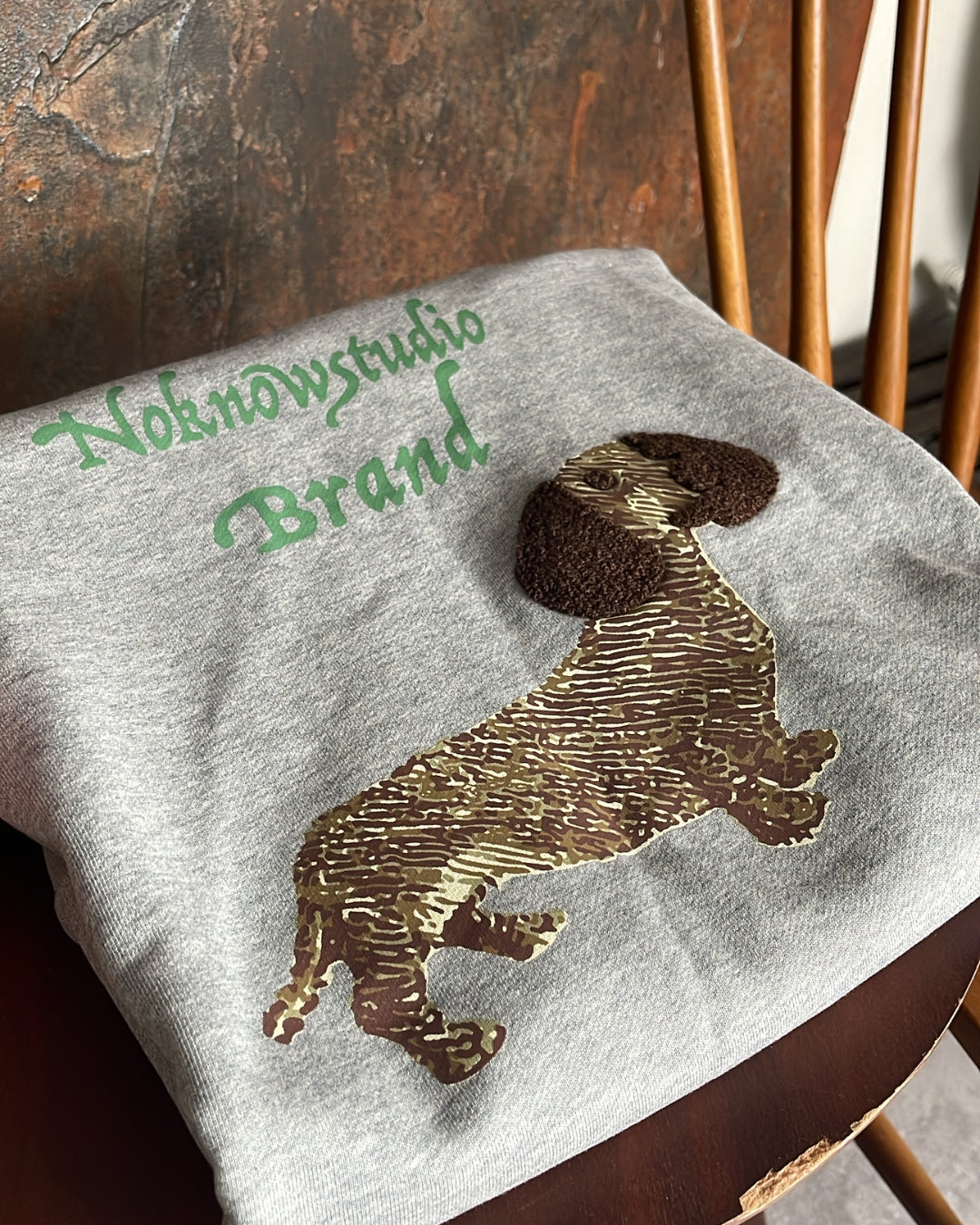 【NoKnow original】ダックスフンドプリントデザインショート丈スウェット