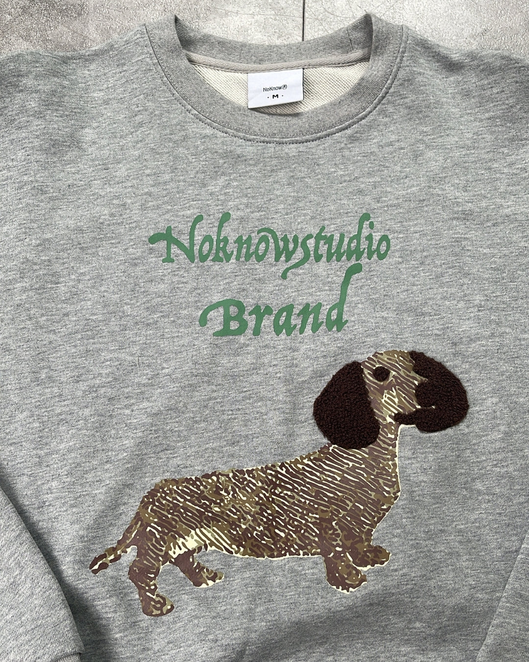 【NoKnow original】ダックスフンドプリントデザインショート丈スウェット