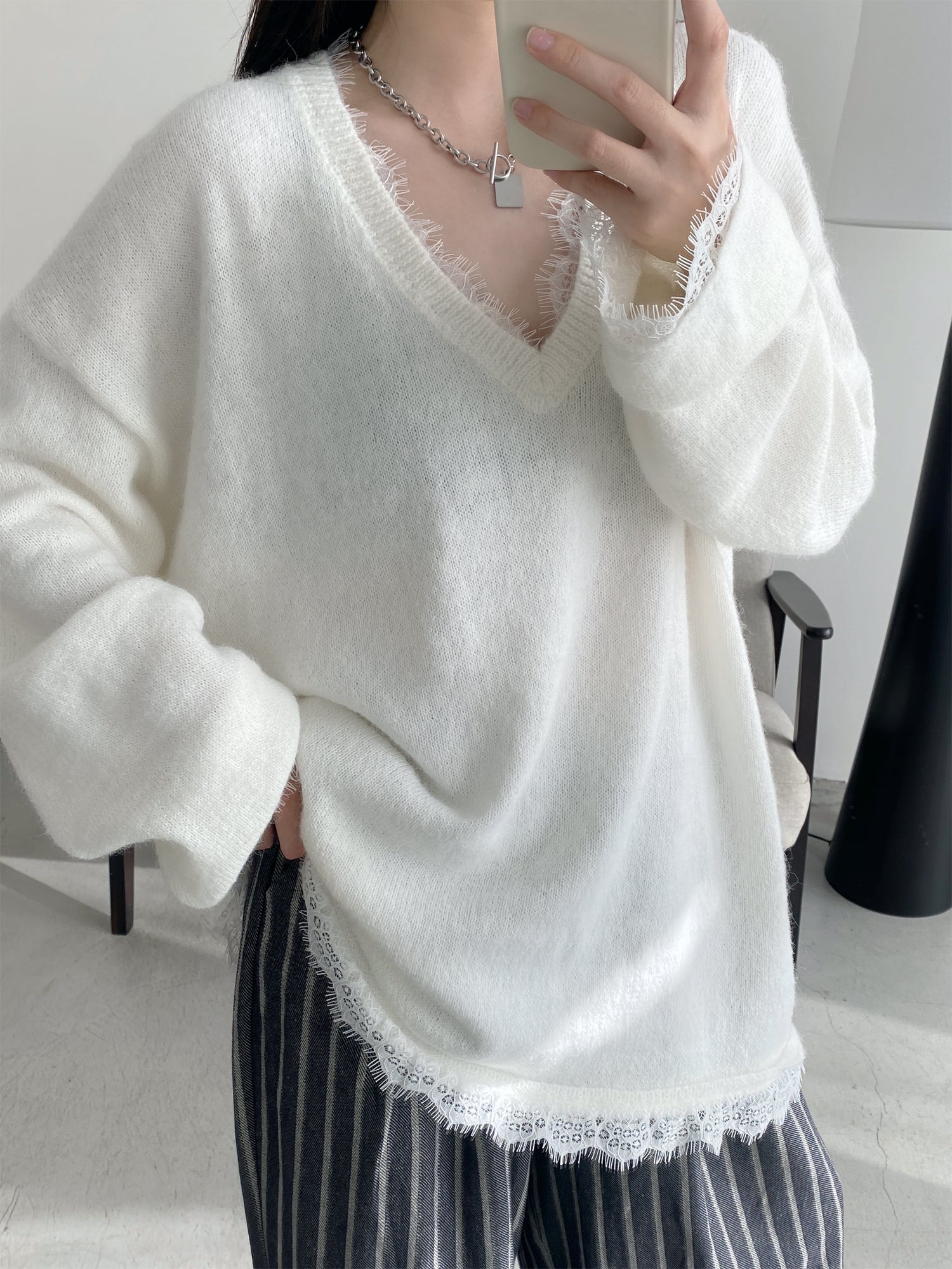 レーストリムVネックふわモヘアニット    N863