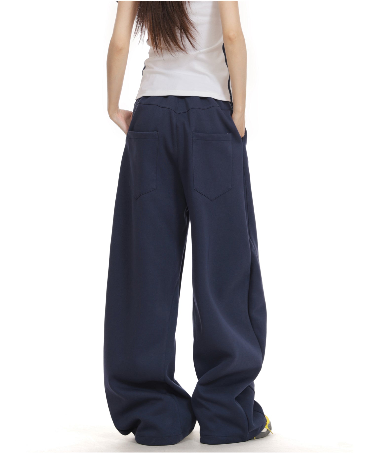 ベルトループ付き刺繍スウェットパンツ N586