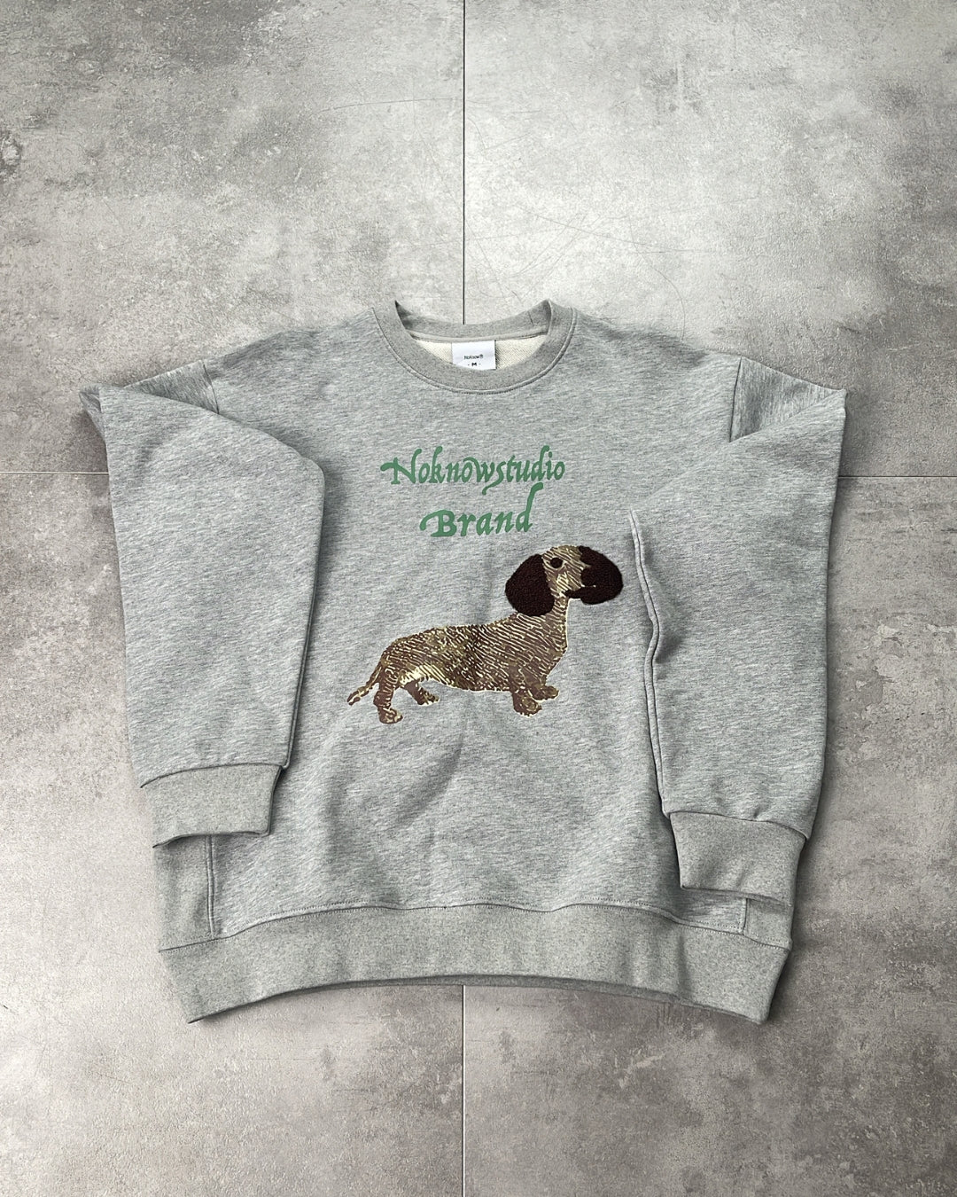 【NoKnow original】ダックスフンドプリントデザインショート丈スウェット