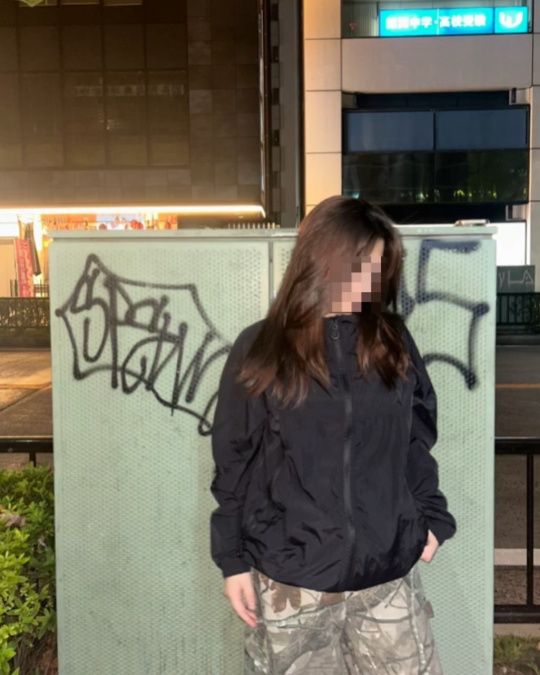 フード付きウィンドブレーカー LIL-001