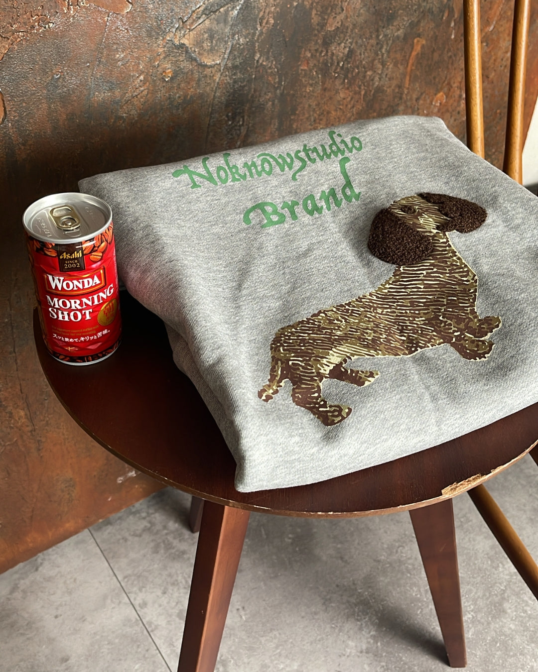 【NoKnow original】ダックスフンドプリントデザインショート丈スウェット