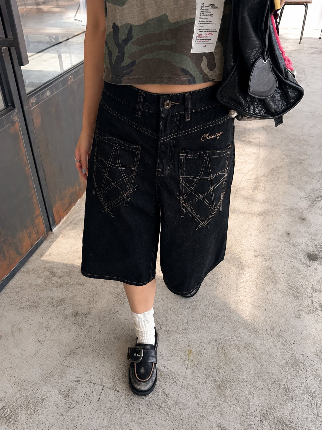 ブラックステッチワイドデニムハーフパンツ SE-006
