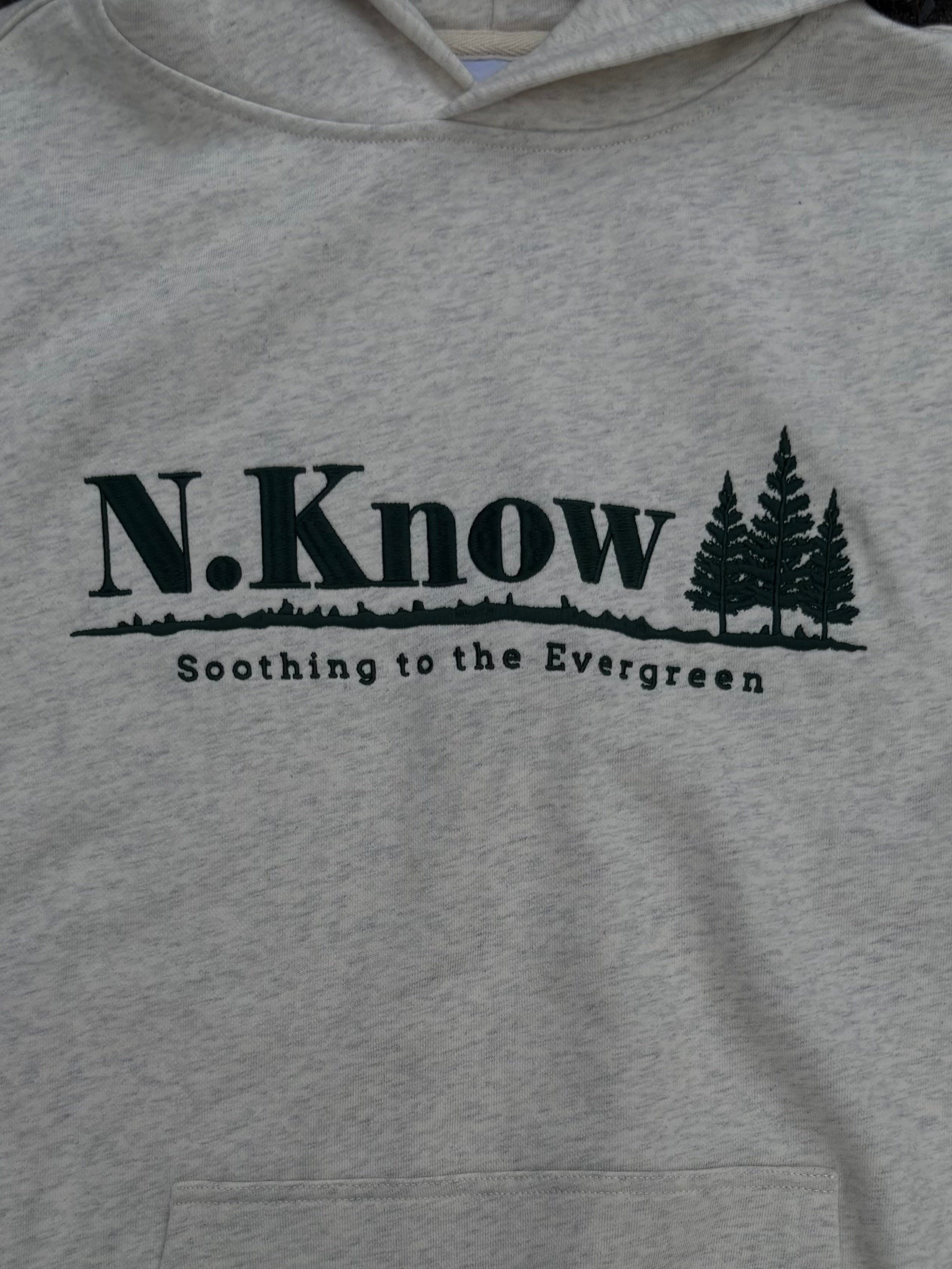 ロゴ刺繍入りパーカー HR007