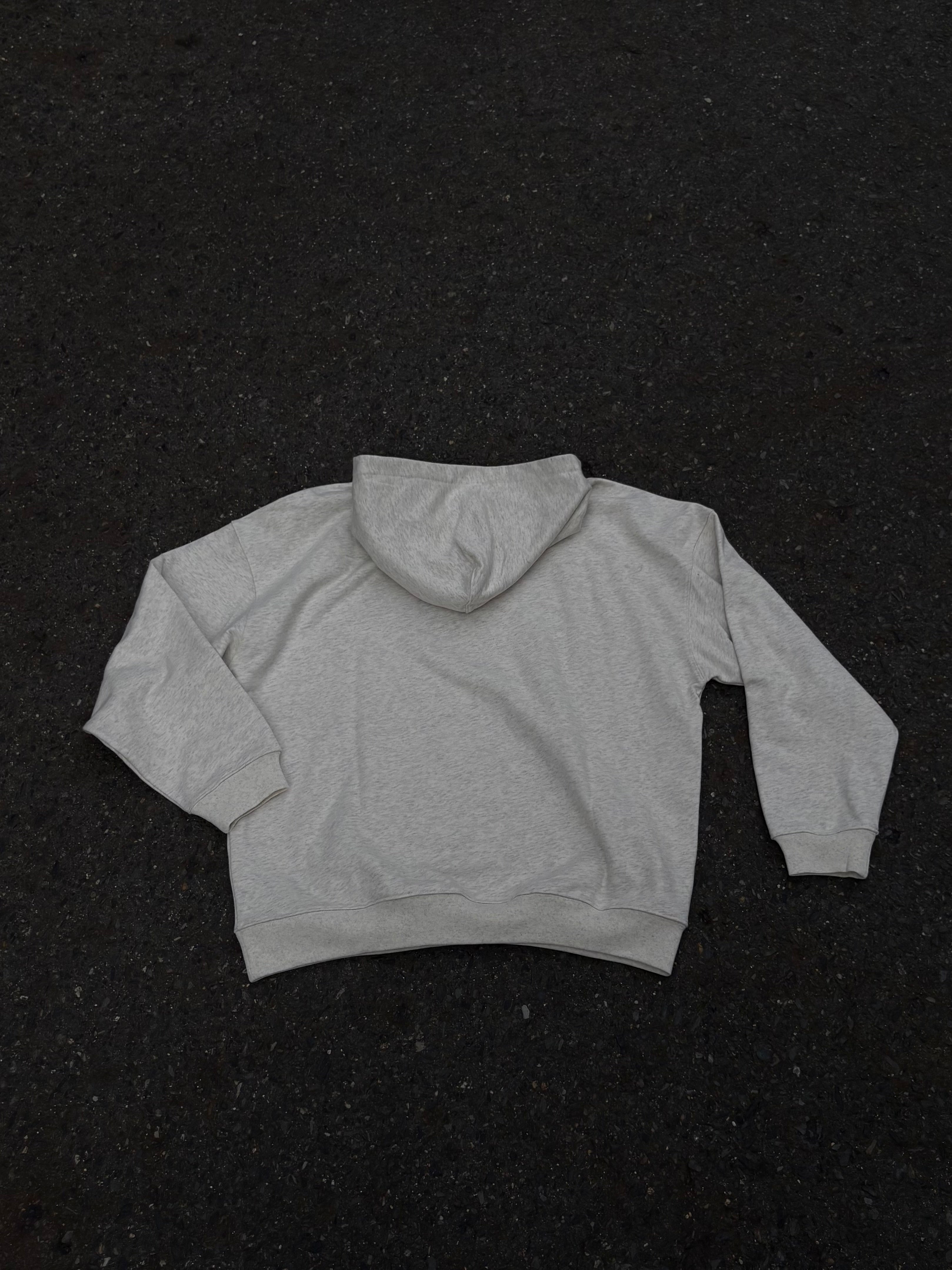 ロゴ刺繍入りパーカー HR007