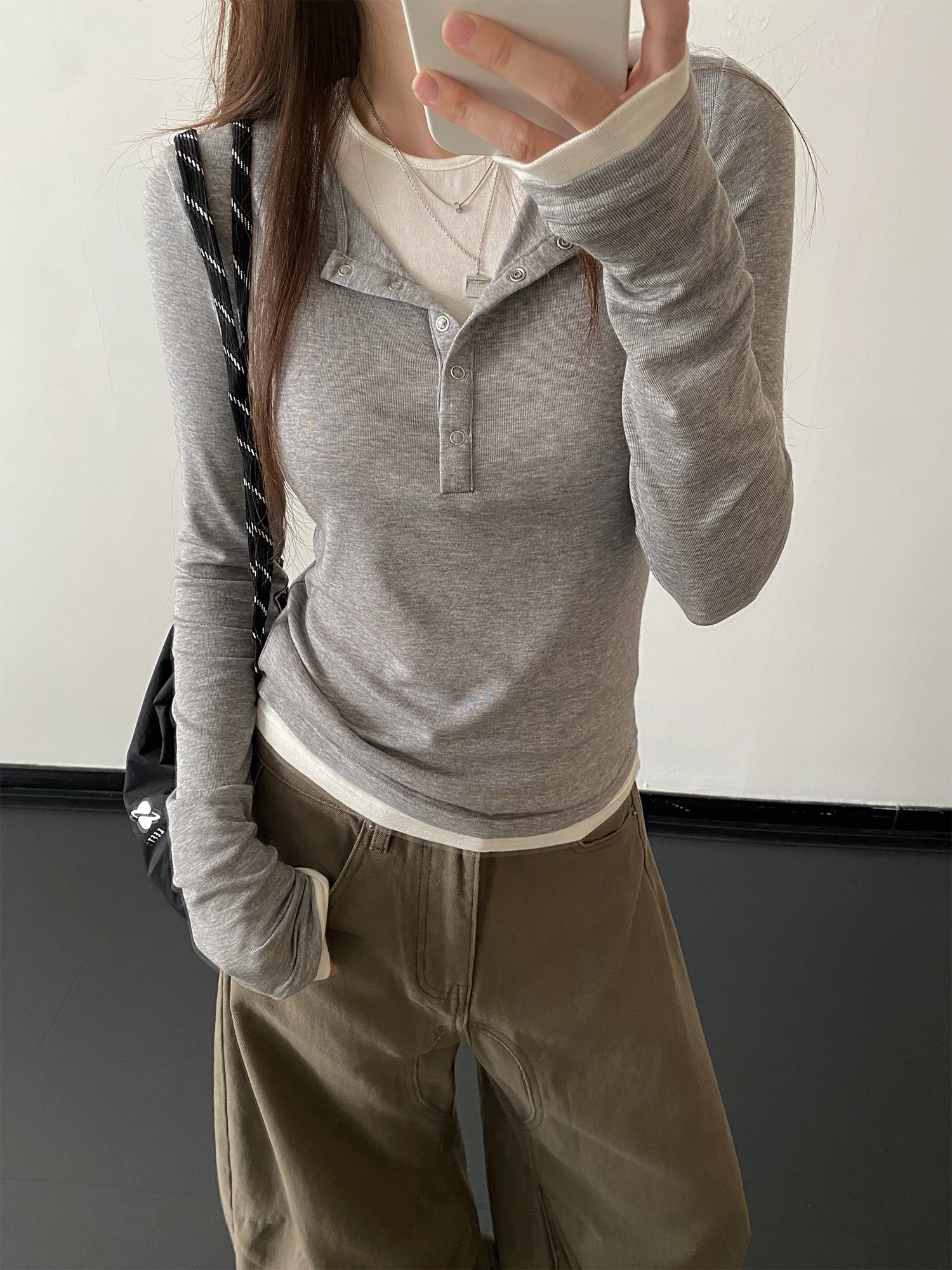 ヘンリーネック長袖トップス N582