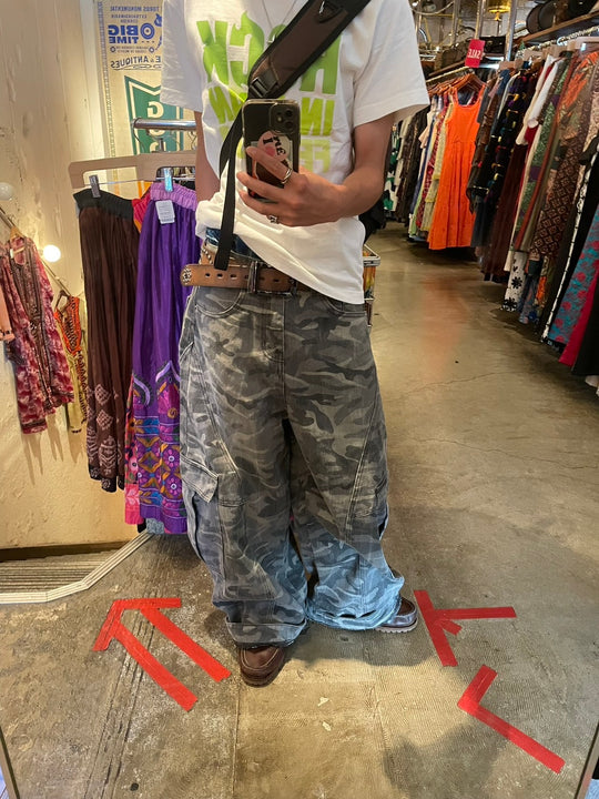 カーブシルエット迷彩カーゴパンツ MEN2