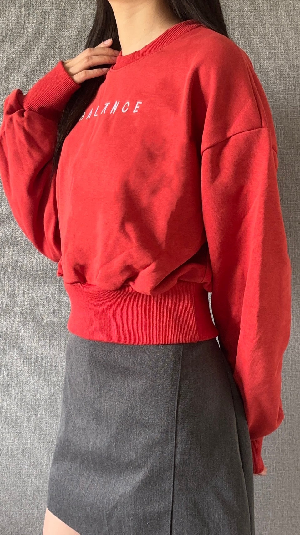 クロップド丈・ロゴ刺繍ボリュームスリーブスウェット s0814m-12