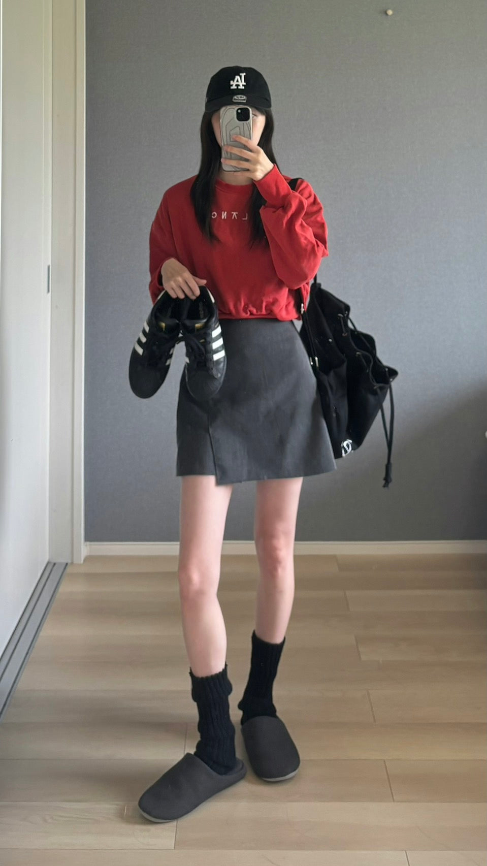 クロップド丈・ロゴ刺繍ボリュームスリーブスウェット s0814m-12