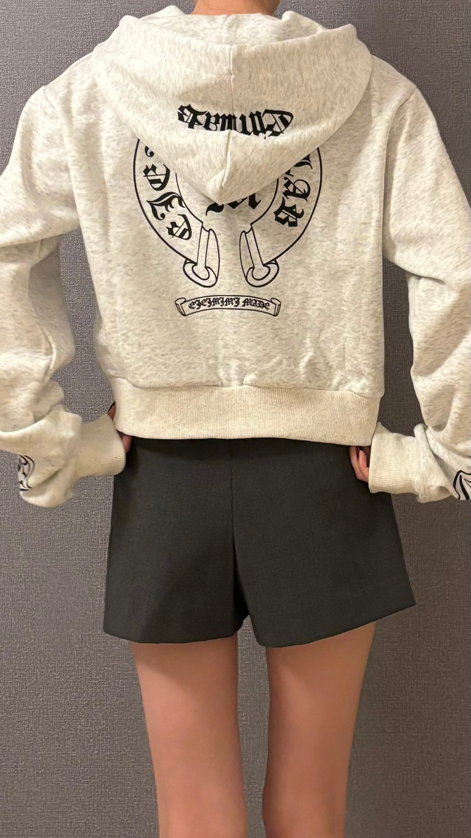 ゴシックロゴ・クロップド丈ダブルジップパーカー s0814m-16