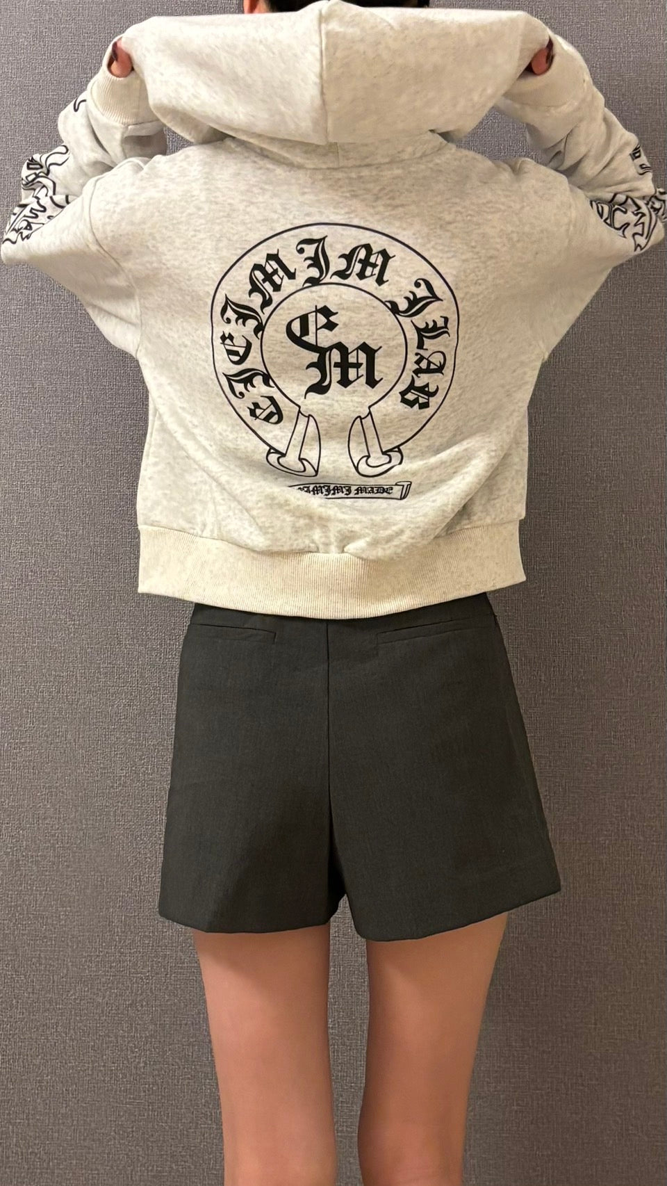 ゴシックロゴ・クロップド丈ダブルジップパーカー s0814m-16