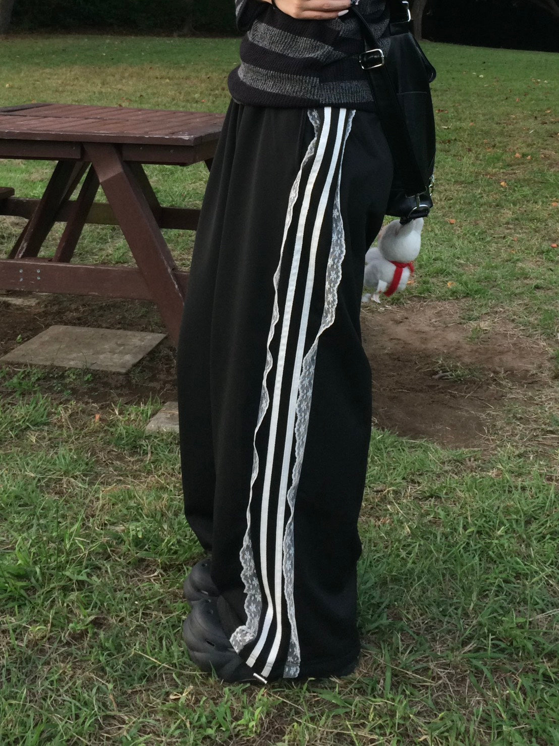 サイドレースライン・ワイドフィットトラックパンツ BC001