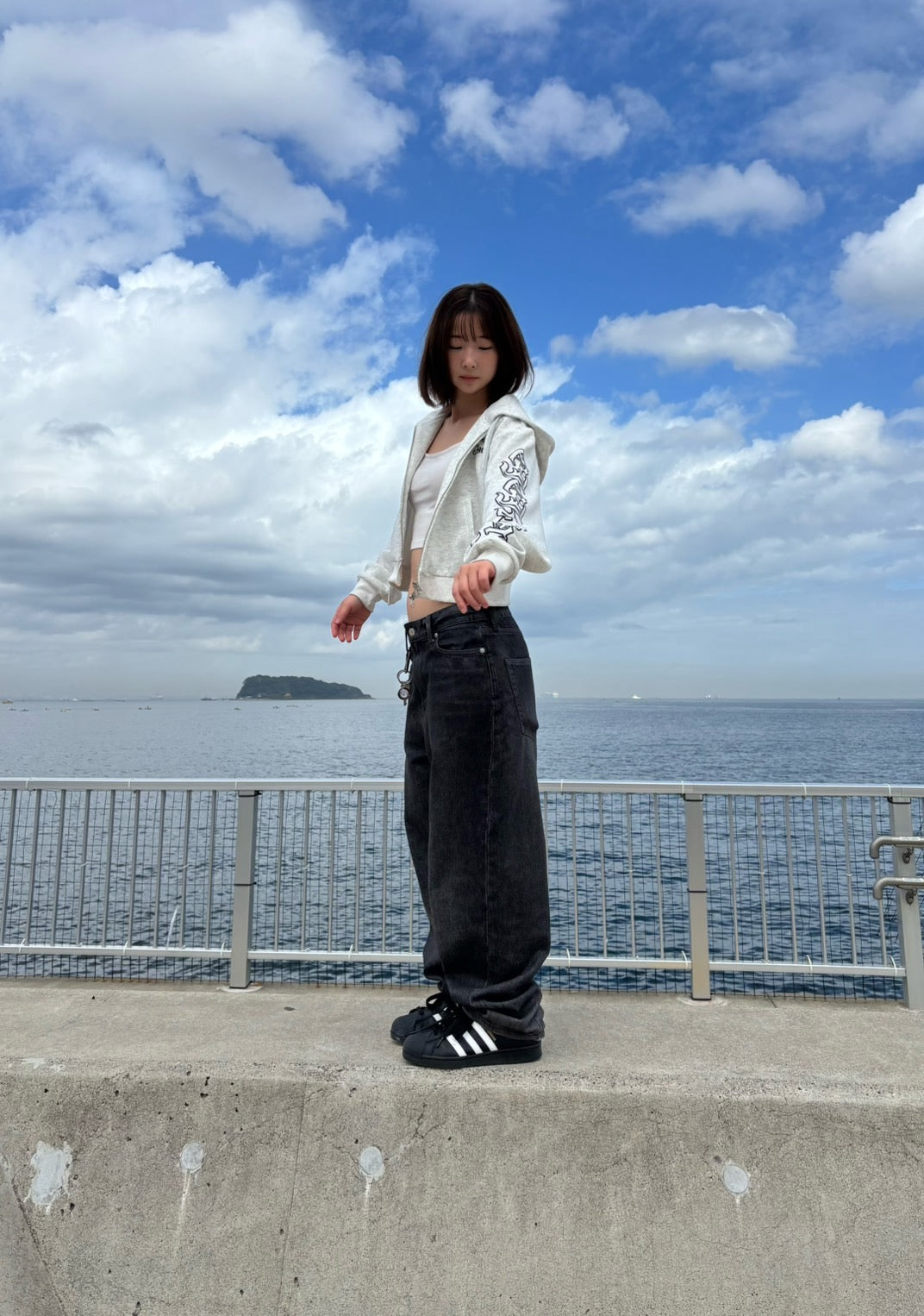 デザインスリーブクロップド丈パーカー KA004