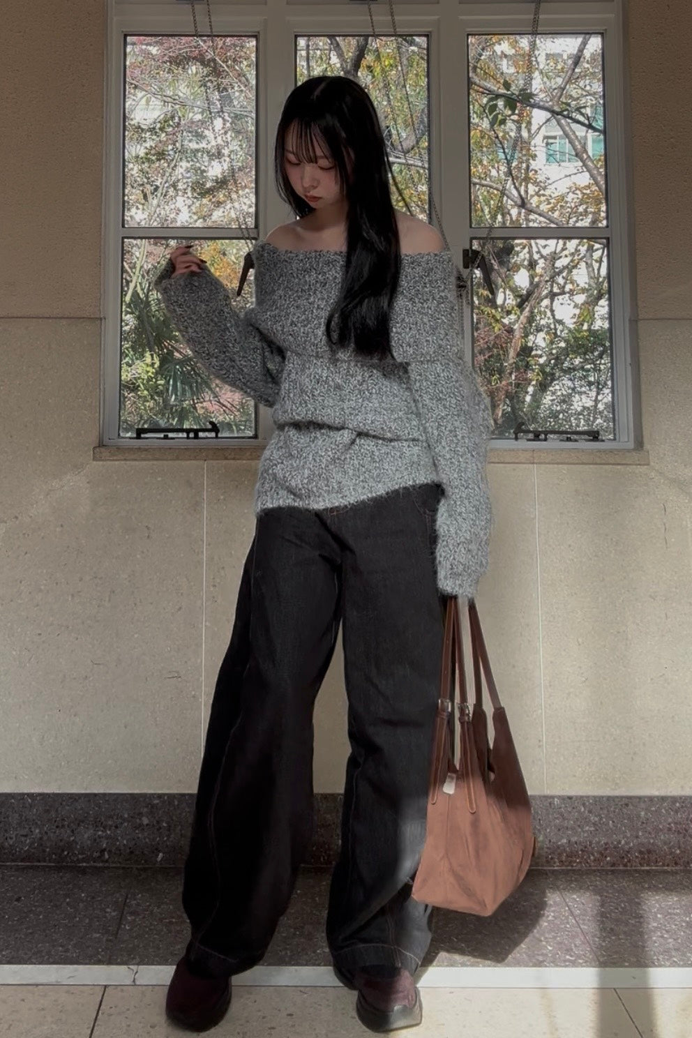 フェザーヤーンオフショルリラックスニット UI-003