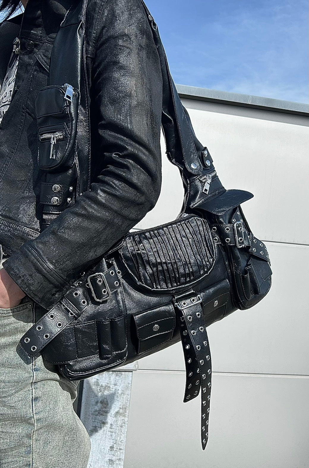 スタッズマルチポケットバッグ BDW005