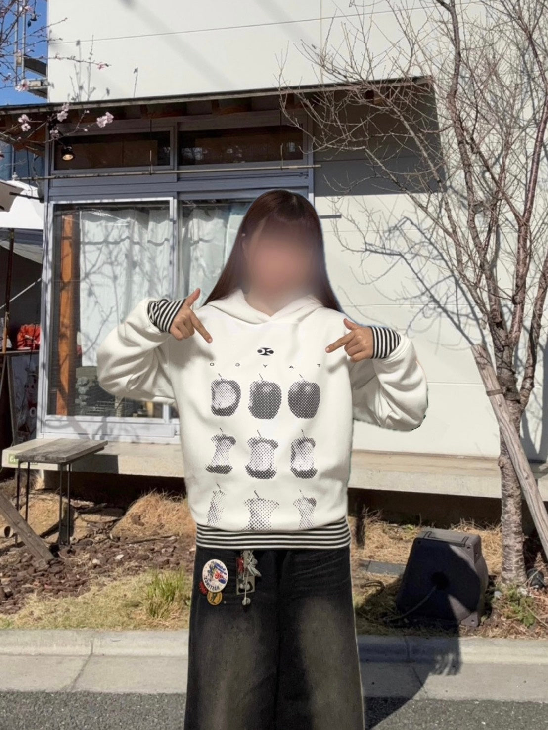 ドットアップルグラフィックフーディ EA-015