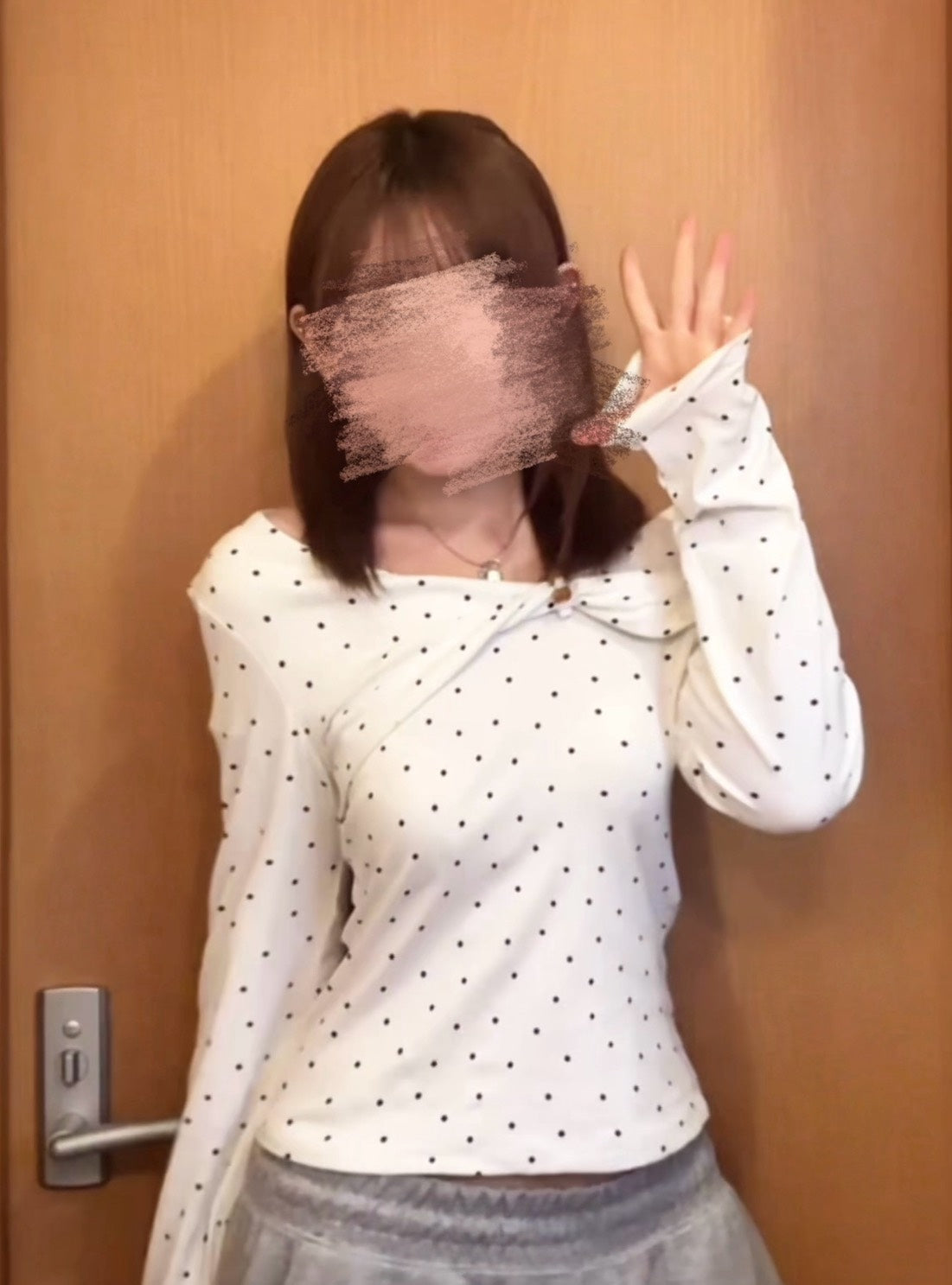 オフショルダー ドット捻りデザイン ロングスリーブ AT008