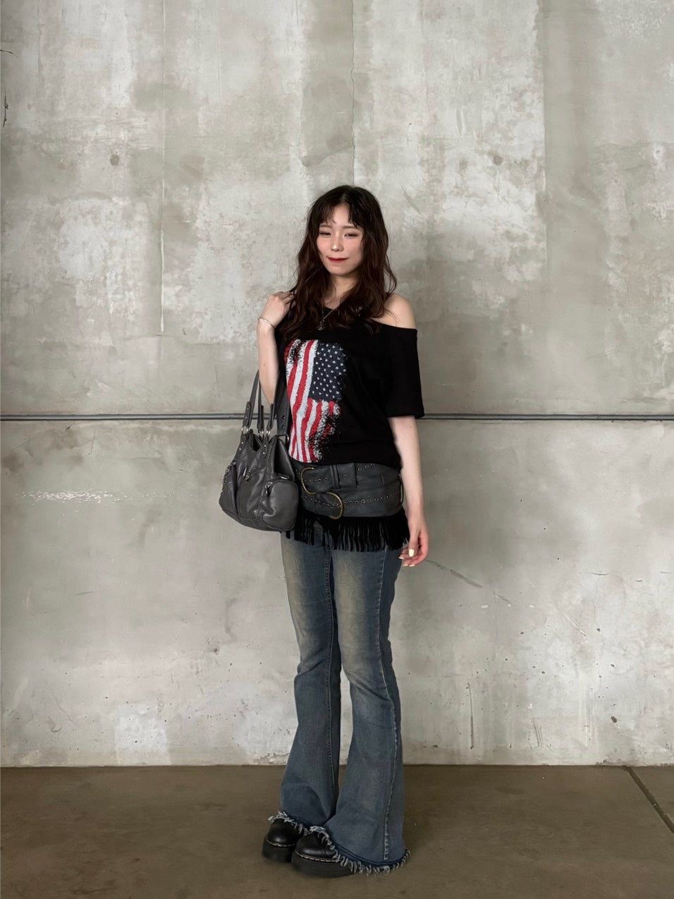 フラッグプリントオフショルダーTシャツ MH007