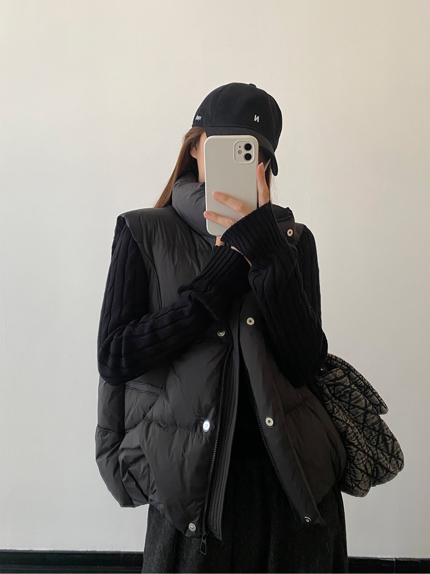 ホワイトダッグダウンベスト    N904