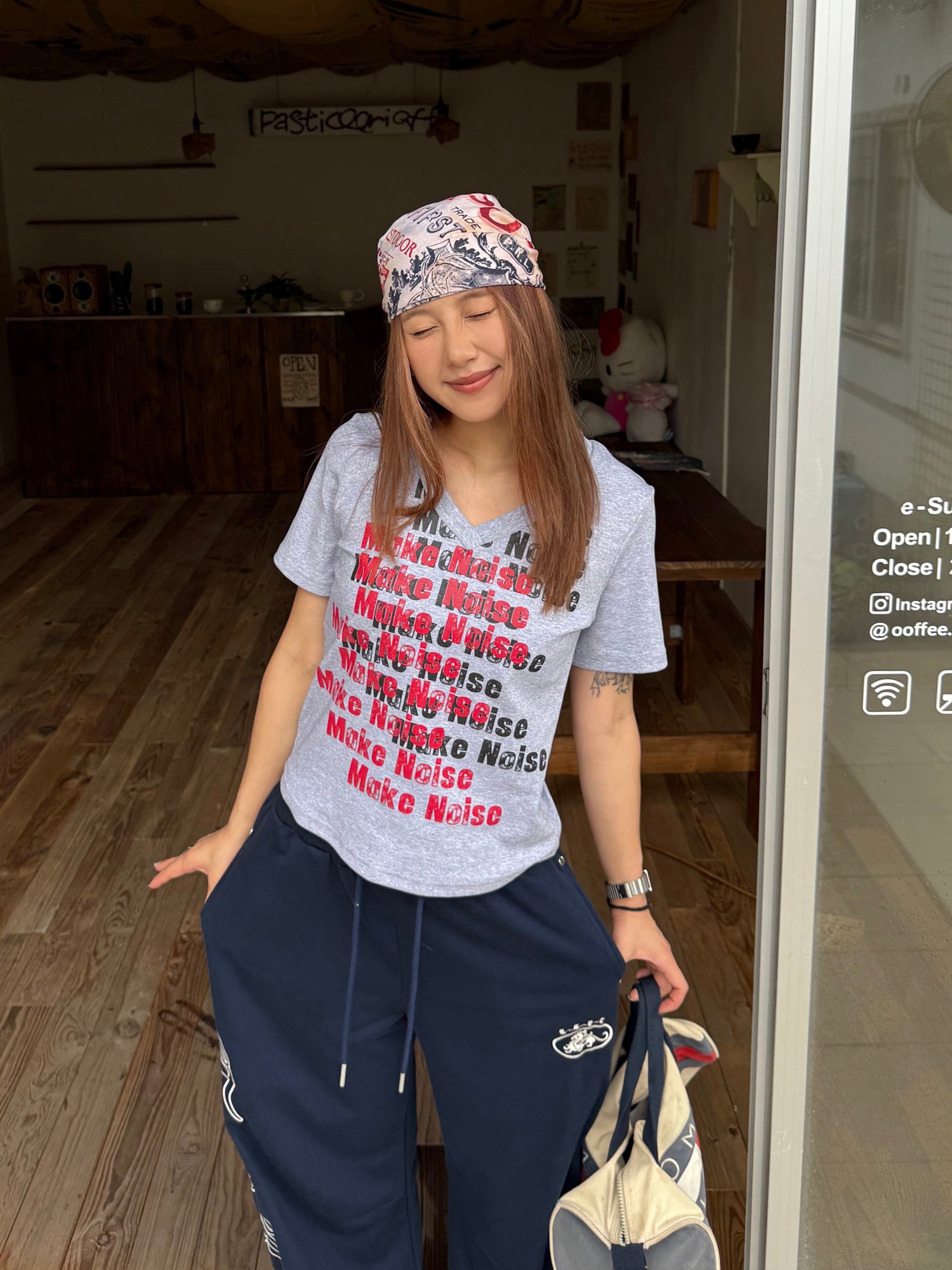 リピートロゴ VネックショートTシャツ   N515