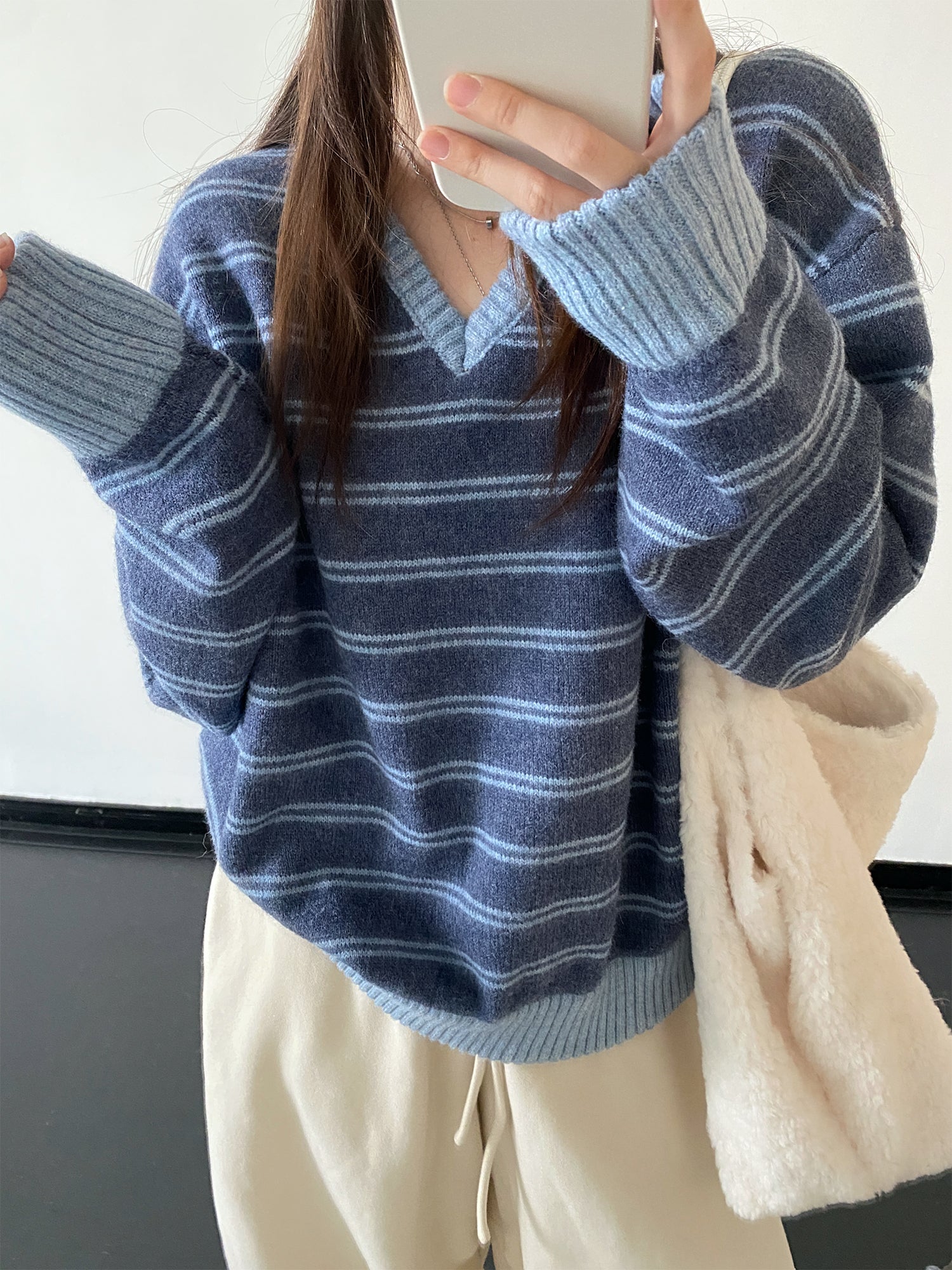 Vネックボーダーニットセーター    N902