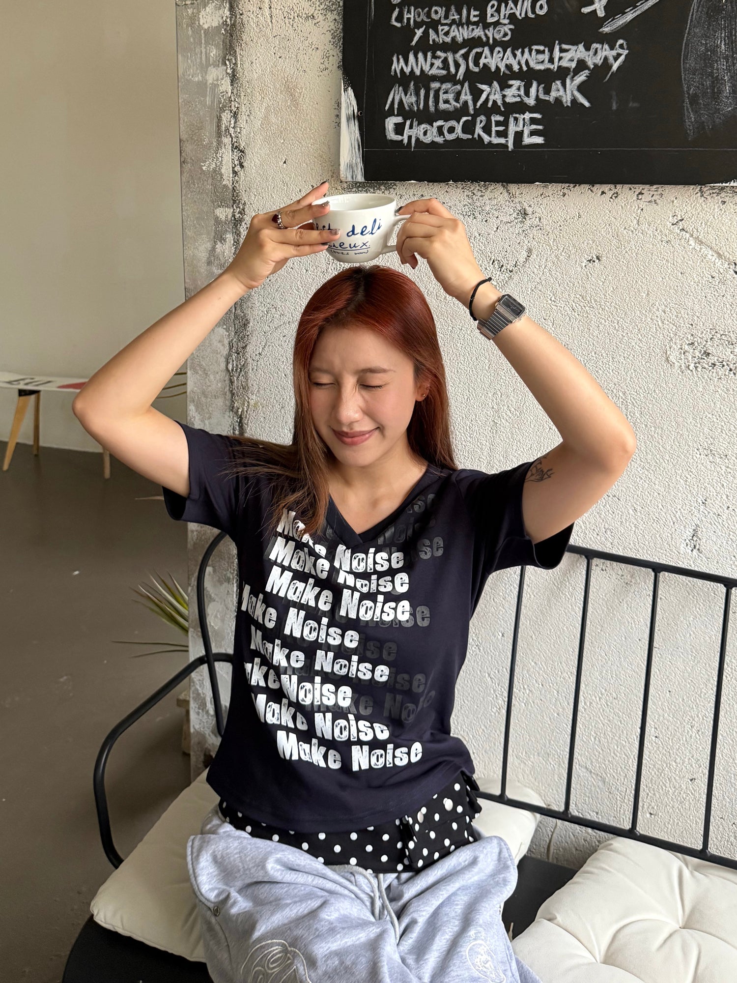 リピートロゴ VネックショートTシャツ   N515