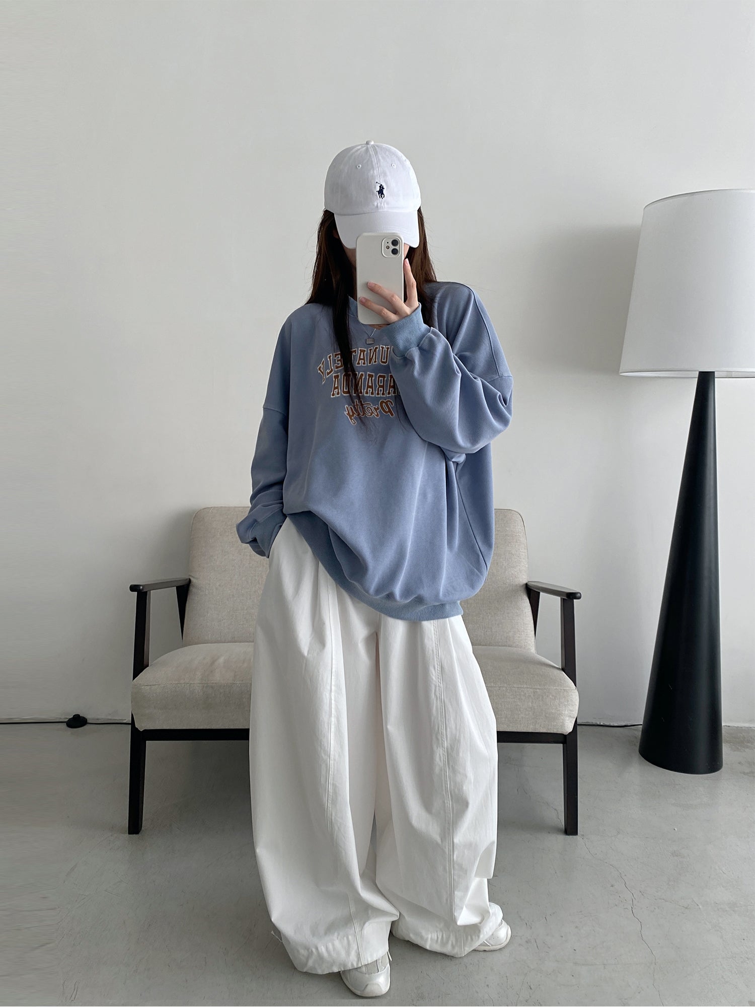 ミルクブルーレター刺繍スウェット    N579
