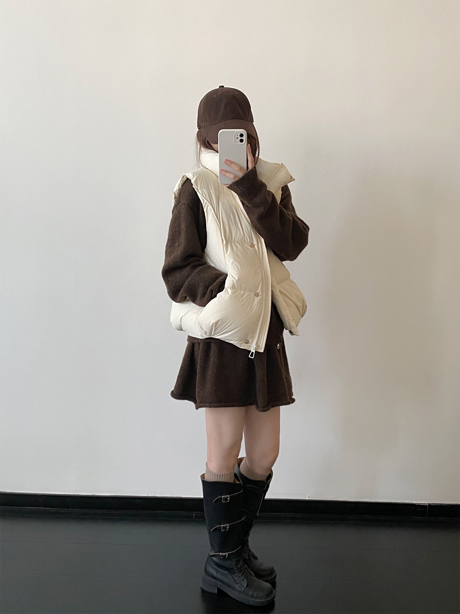 ホワイトダッグダウンベスト    N904