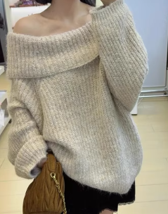 フェザーヤーンオフショルリラックスニット UI-003