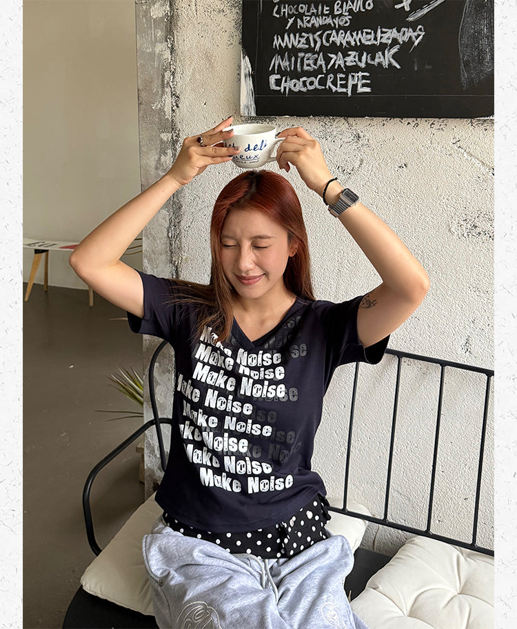 リピートロゴ VネックショートTシャツ   N515