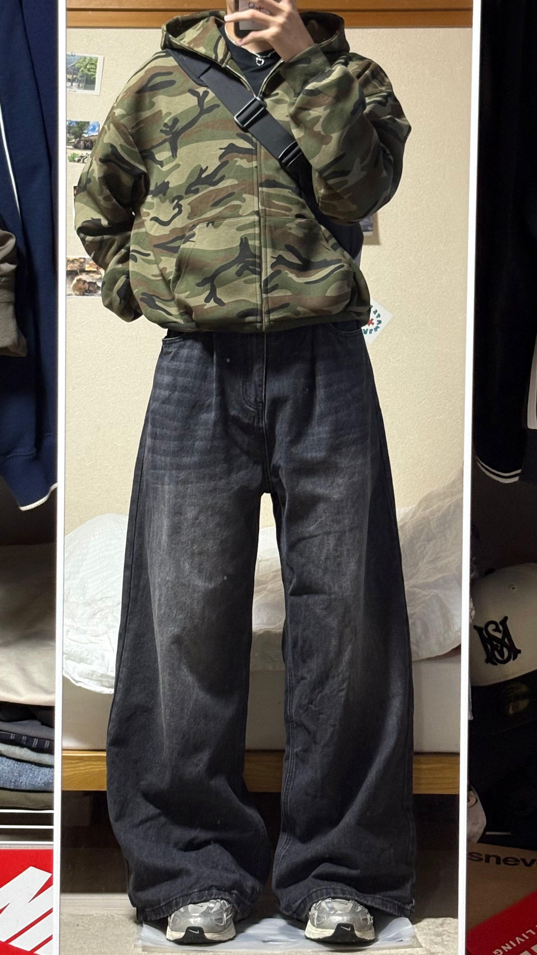 ウォッシュドブラックバギーデニム HR011