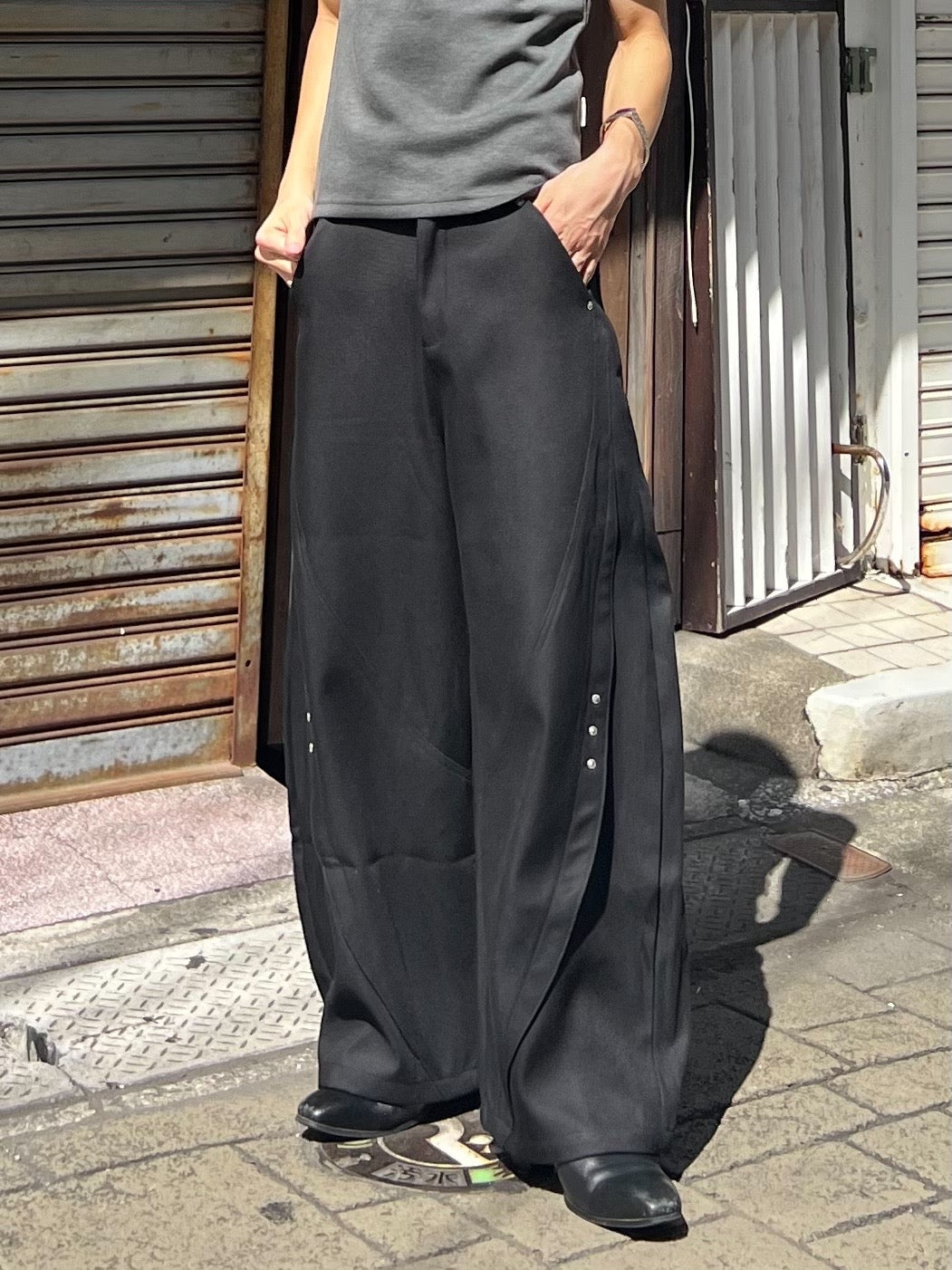 スラックスパンツ