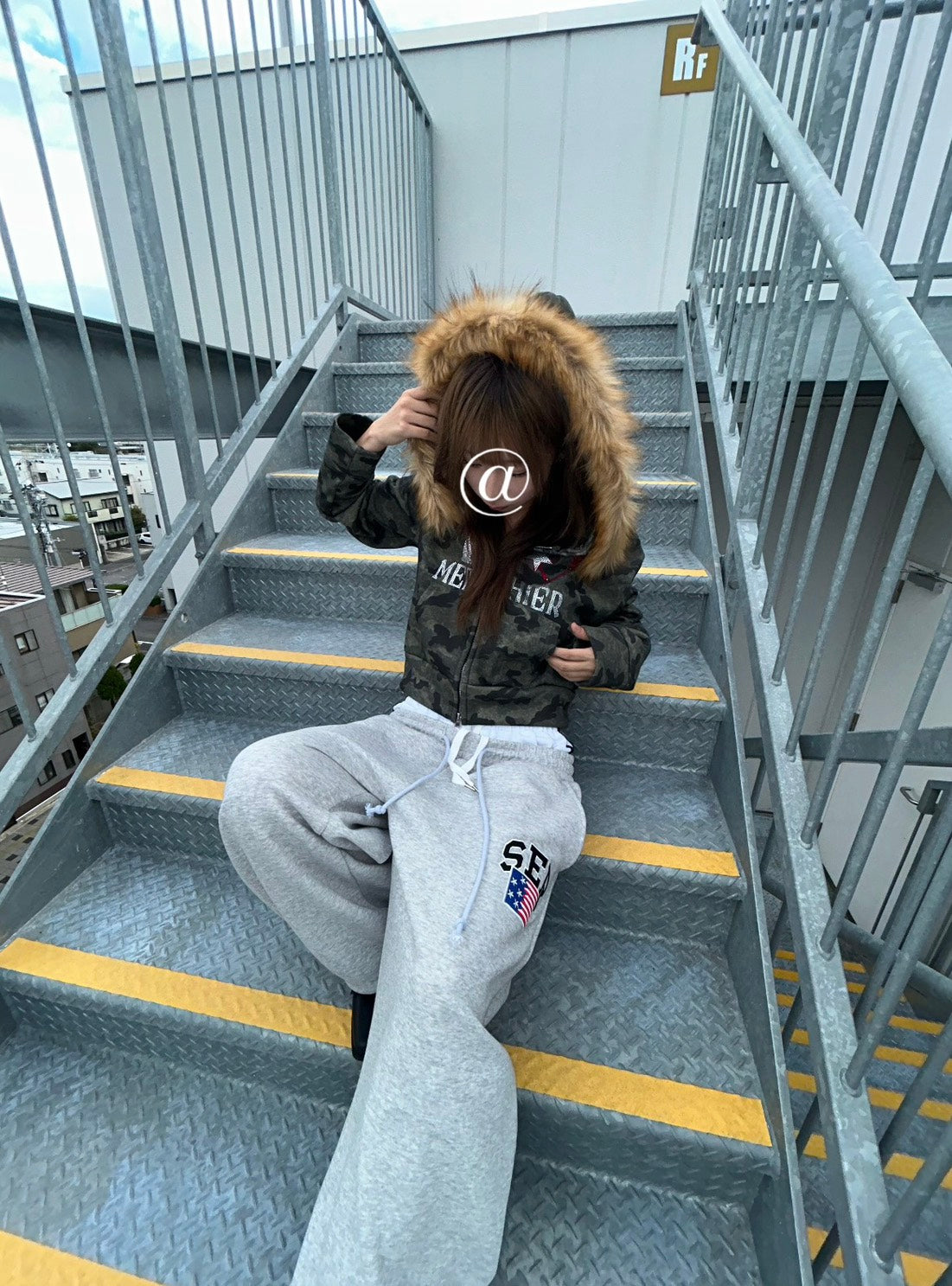 レイヤードウエストワイドスウェットパンツ　LLS011