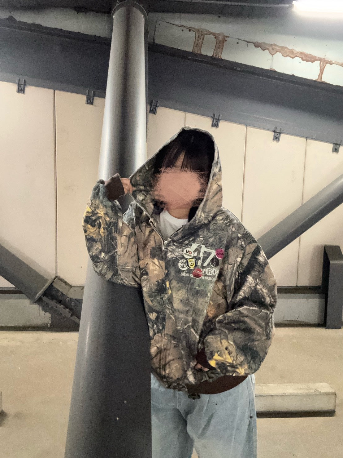 リアルツリーワッペン付きフーディ AT004