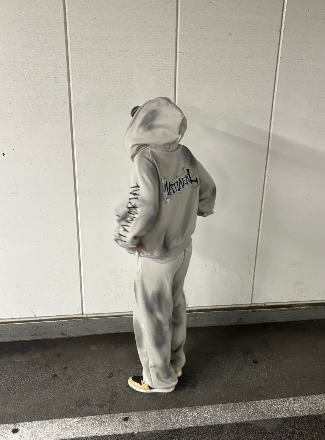 グラフィティロゴスモークスウェットセット　AT005