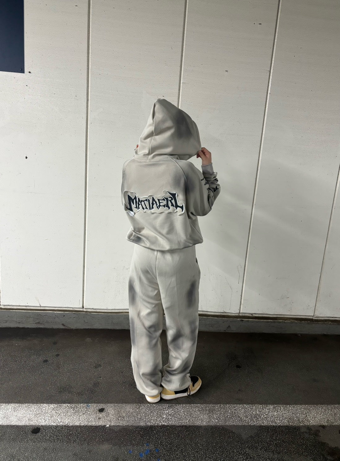 グラフィティロゴスモークスウェットセット　AT005