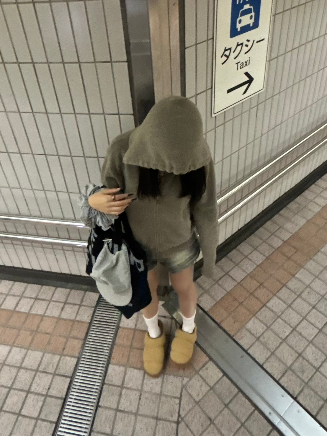 スモーキーカラー薄手フーディニットカーデ　MI-22