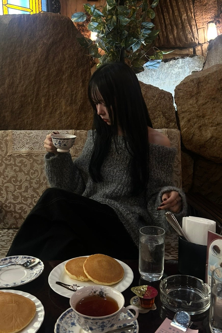 フェザーヤーンオフショルリラックスニット UI-003