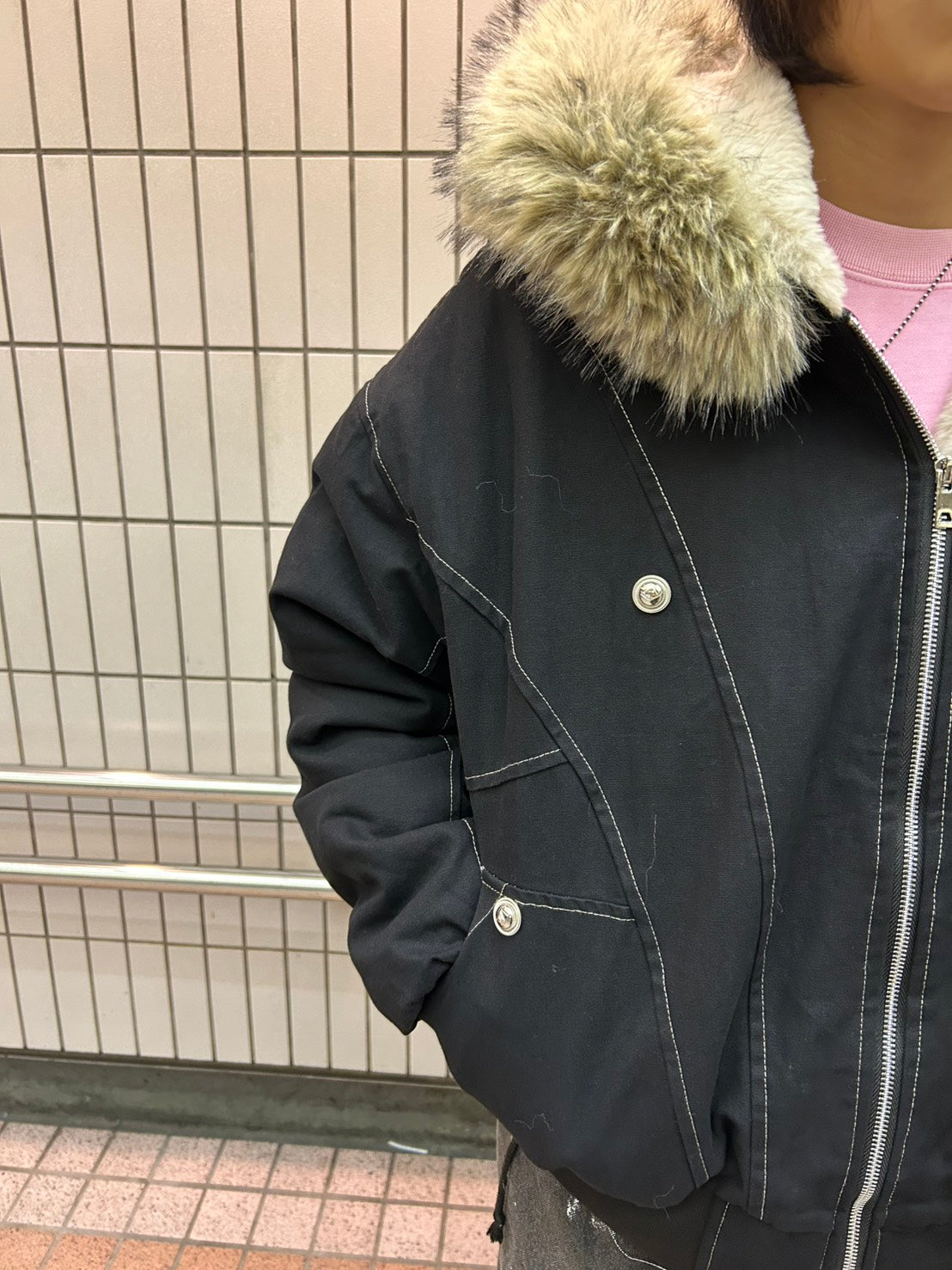 メタルボタンファーフードショートパデッドジャケット　SHY-003