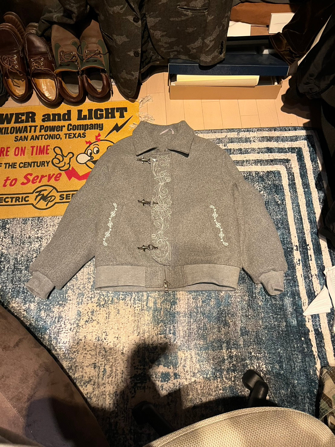 バロック調中綿ショートカラージャケット　MEN-011